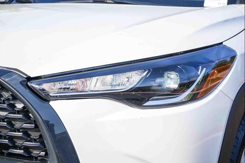 Wind Chill Pearl 2023 Toyota Corolla Cross LE