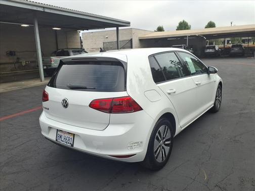 2016 Volkswagen e-Golf SE
