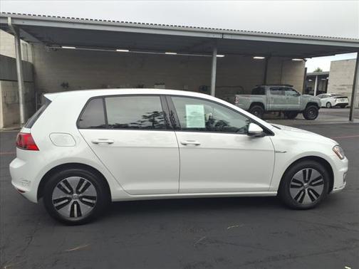 2016 Volkswagen e-Golf SE