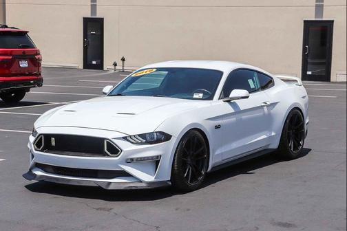 Oxford White 2019 Ford Mustang GT Premium