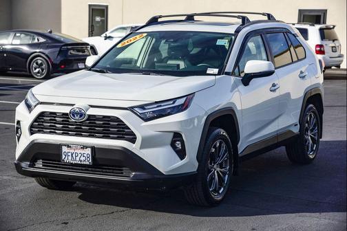 2022 Toyota RAV4 Hybrid XLE Premium