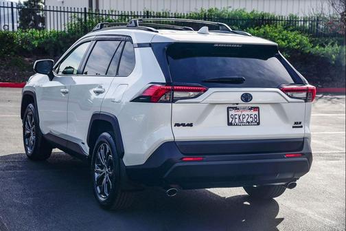 2022 Toyota RAV4 Hybrid XLE Premium