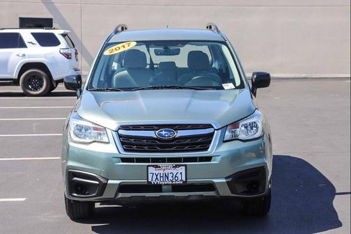 Jasmine Green Metallic 2017 Subaru Forester 2.5i