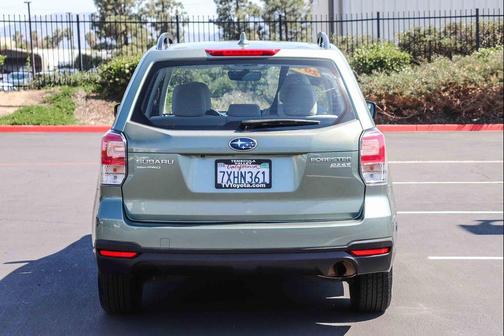 Jasmine Green Metallic 2017 Subaru Forester 2.5i