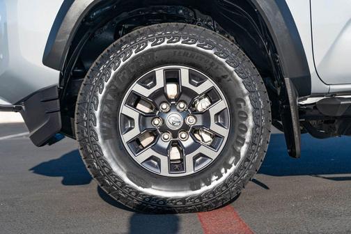 Cement 2021 Toyota Tacoma SR5