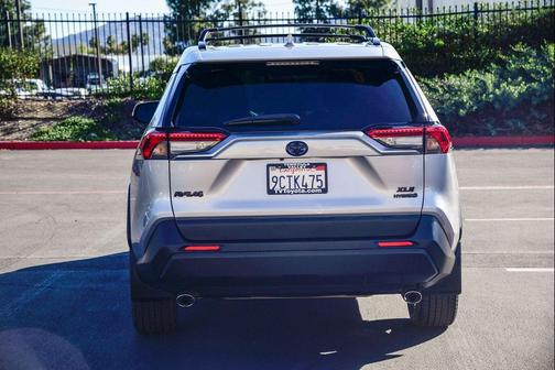 2022 Toyota RAV4 Hybrid XLE Premium