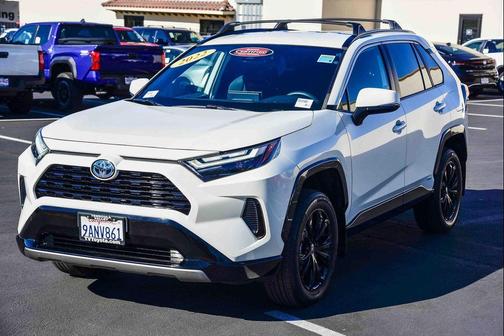 2022 Toyota RAV4 Hybrid SE