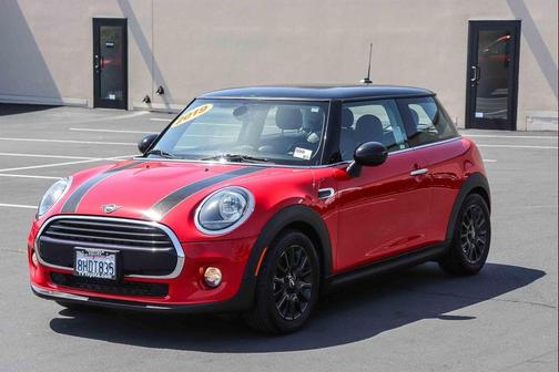 Chili Red 2019 MINI Hardtop Cooper