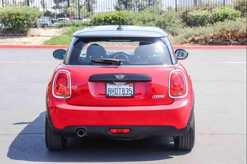 Chili Red 2019 MINI Hardtop Cooper