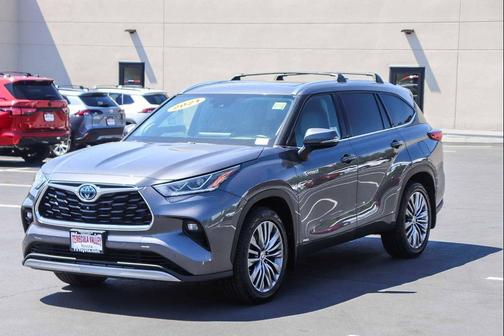 Magnetic Gray Metallic 2021 Toyota Highlander Hybrid Platinum