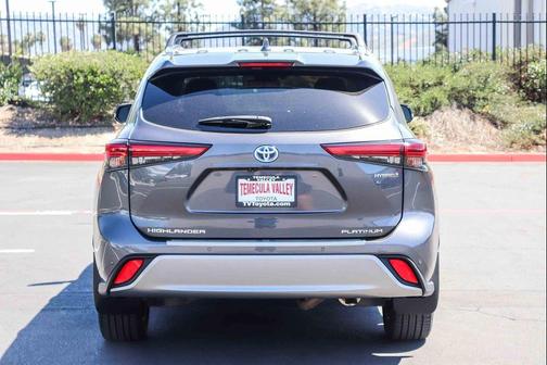 Magnetic Gray Metallic 2021 Toyota Highlander Hybrid Platinum