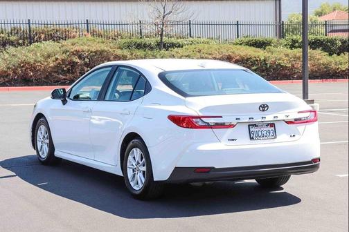 Ice Cap 2025 Toyota Camry LE