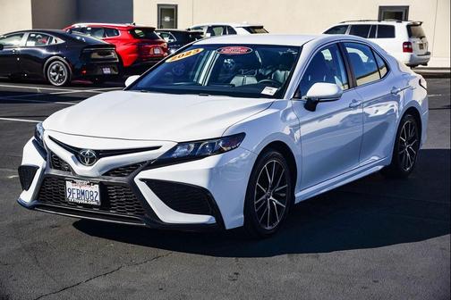 2023 Toyota Camry SE
