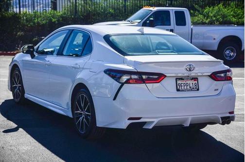 2023 Toyota Camry SE