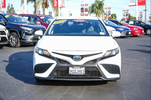 Ice Cap 2023 Toyota Camry SE