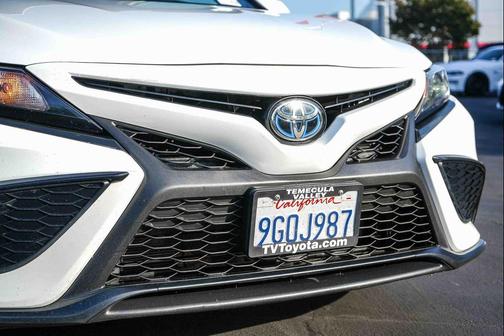 Ice Cap 2023 Toyota Camry SE