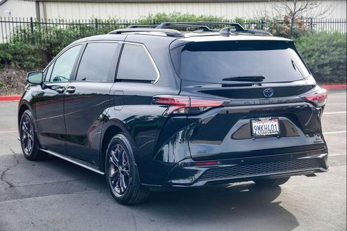 2024 Toyota Sienna XSE 7 Passenger