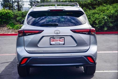 Celestial Silver Metallic 2024 Toyota Highlander Limited