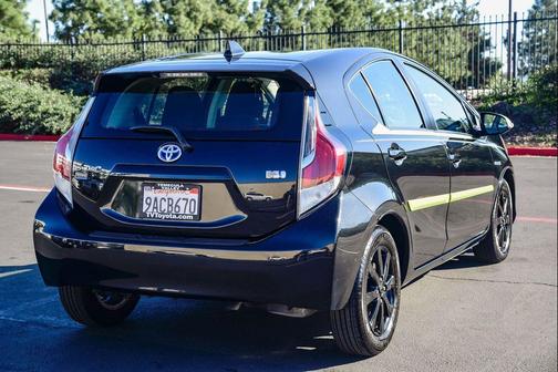 2016 Toyota Prius c Persona Series