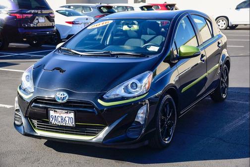 2016 Toyota Prius c Persona Series