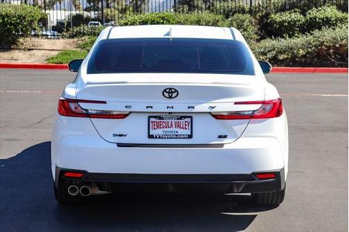 Ice Cap 2025 Toyota Camry SE
