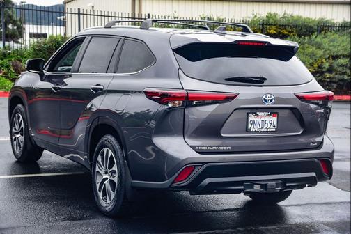 2024 Toyota Highlander Hybrid XLE