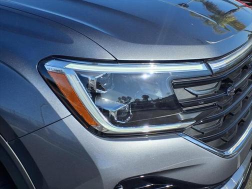 2024 Volkswagen Atlas Cross Sport 2.0T SEL Premium