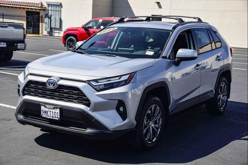 2024 Toyota RAV4 Hybrid XLE Premium