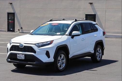 Ice Cap 2024 Toyota RAV4 Hybrid LE