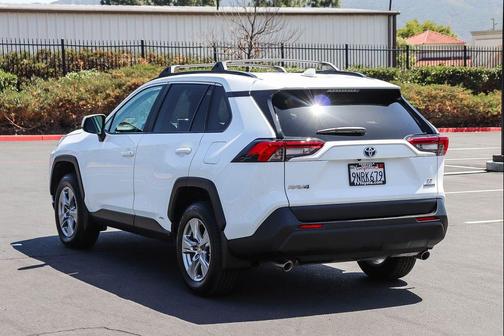 Ice Cap 2024 Toyota RAV4 Hybrid LE