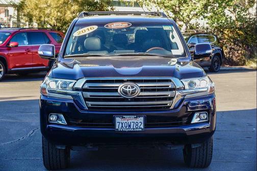2016 Toyota Land Cruiser Base