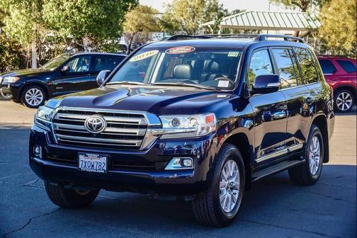 2016 Toyota Land Cruiser Base