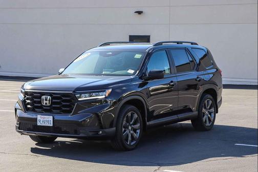 Crystal Black Pearl 2024 Honda Pilot Sport