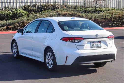 Ice Cap 2025 Toyota Corolla LE