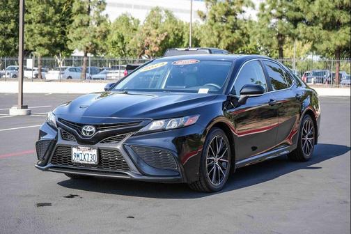 Midnight Black Metallic 2024 Toyota Camry SE