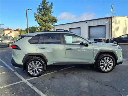 2022 Toyota RAV4 XLE Premium