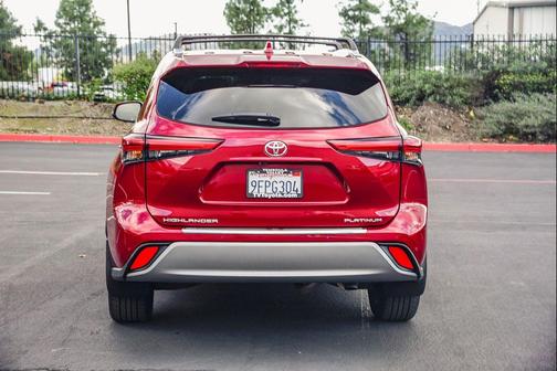 2023 Toyota Highlander Platinum