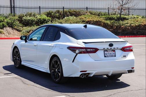 Wind Chill Pearl/Midnight Black Metallic 2023 Toyota Camry XSE