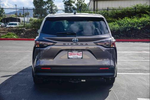 2023 Toyota Sienna XLE