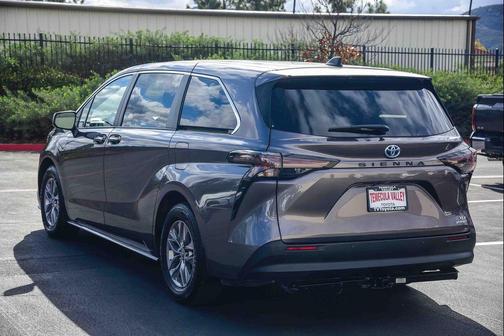 2023 Toyota Sienna XLE