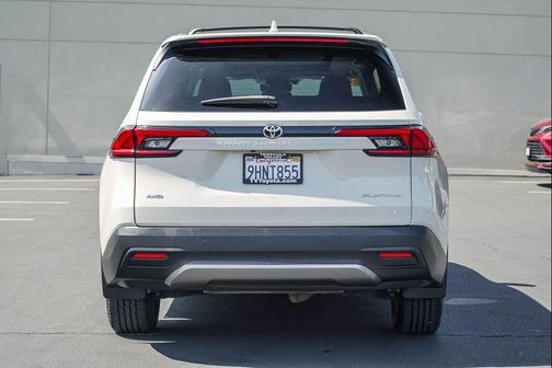 White 2024 Toyota Grand Highlander Platinum