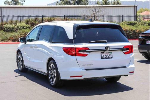 Platinum White Pearl 2024 Honda Odyssey EX-L