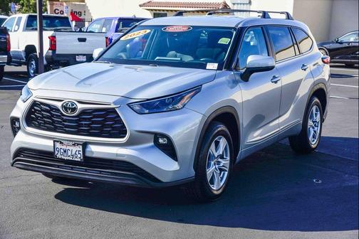 2023 Toyota Highlander LE