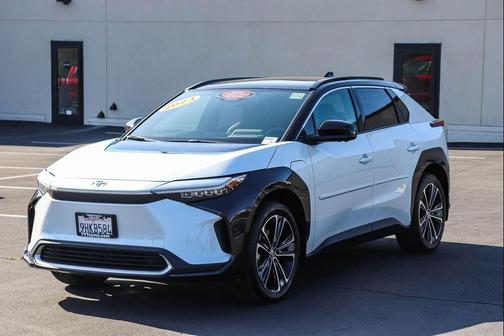 Wind Chill Pearl w/Black Roof 2023 Toyota bZ4X Limited