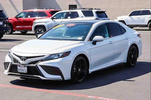 Wind Chill Pearl 2021 Toyota Camry XSE