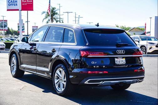 2021 Audi Q7 45 Premium Plus