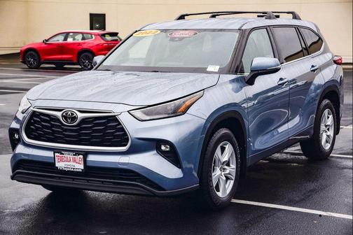 2022 Toyota Highlander LE