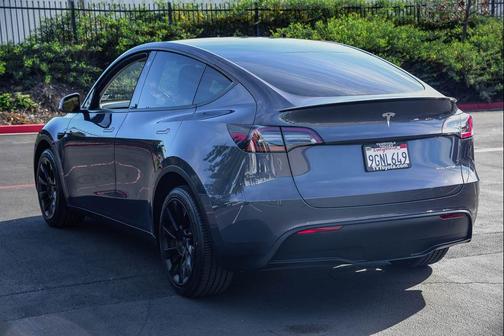 2023 Tesla Model Y Long Range Dual Motor All-Wheel Drive