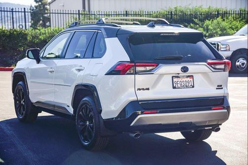 2023 Toyota RAV4 Hybrid SE