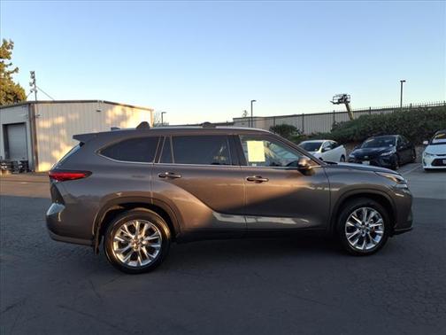 2022 Toyota Highlander Limited